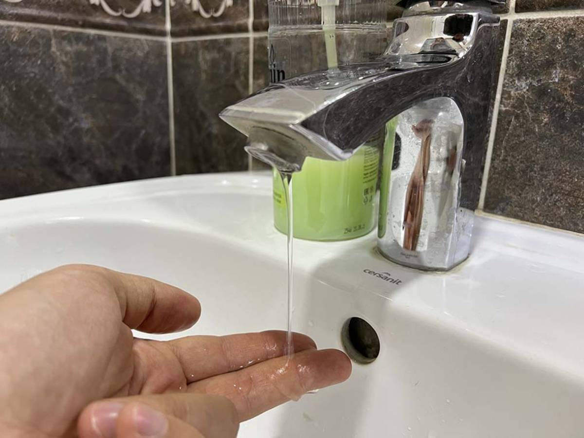 Слабый напор горячей воды от колонки/котла: причины и решение